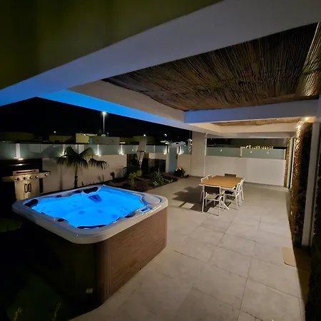 Villa Lokahi *